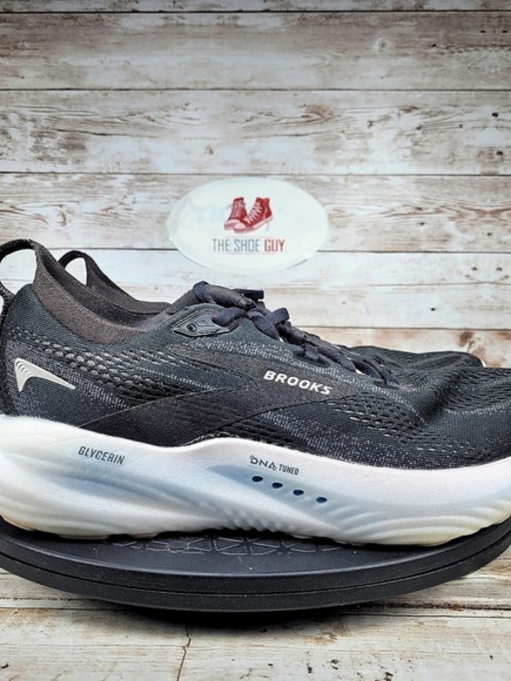 Brooks Glycerin 22 Women's Black & White US 8.5 Athletic Shoes
